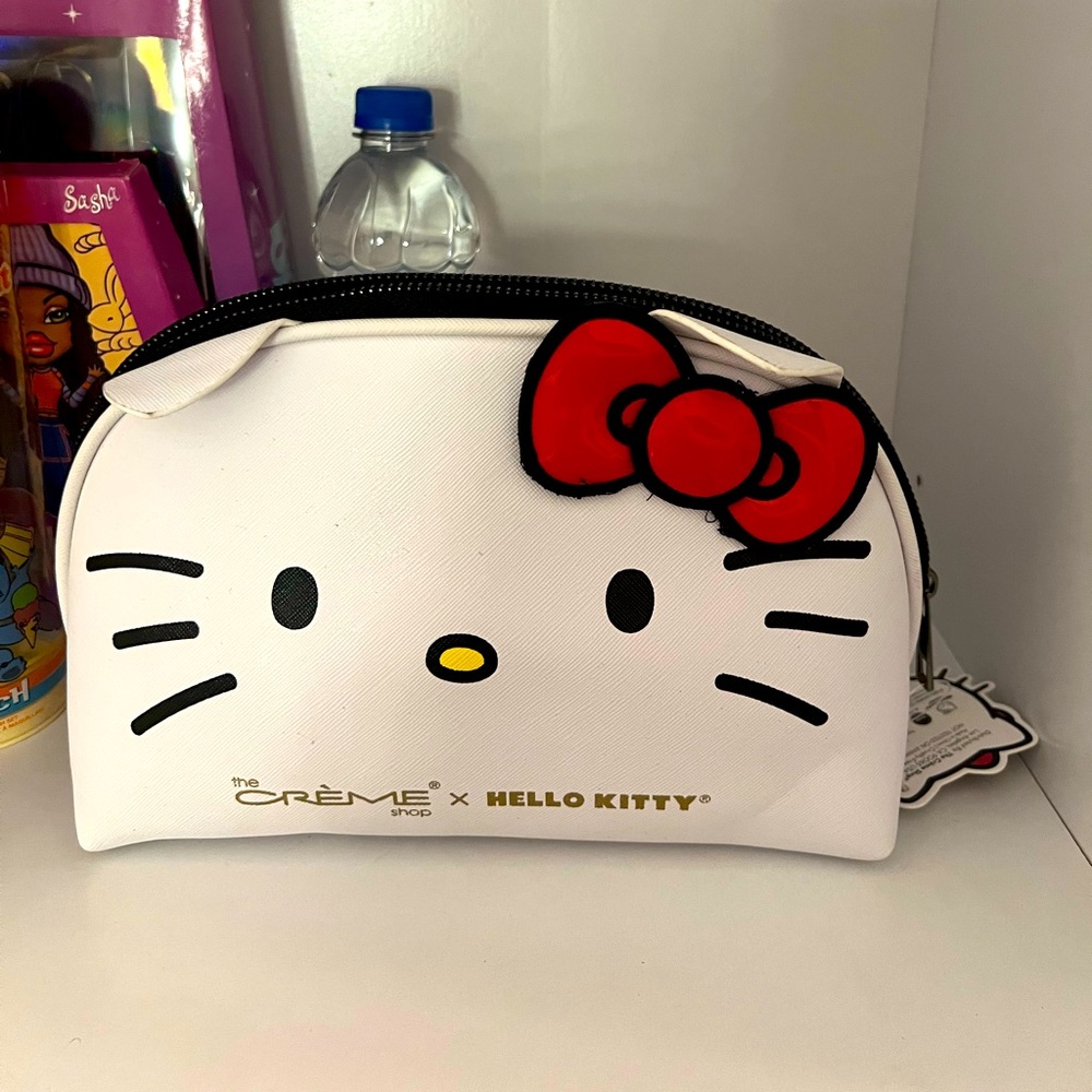 The cream shop hello kitty makeup bag